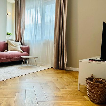 Ultracentral Lux Boutique 1Br Ap Near Subway 布加勒斯特 外观 照片